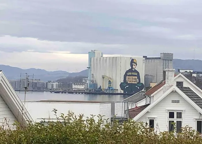 Cozy Apartment, Free Parking *