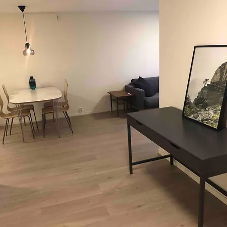 Cozy Apartment, Free Parking *