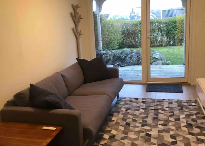 Lejlighed Cozy Apartment, Free Parking