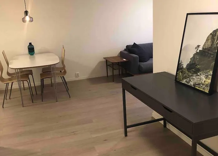 Cozy Apartment, Free Parking *