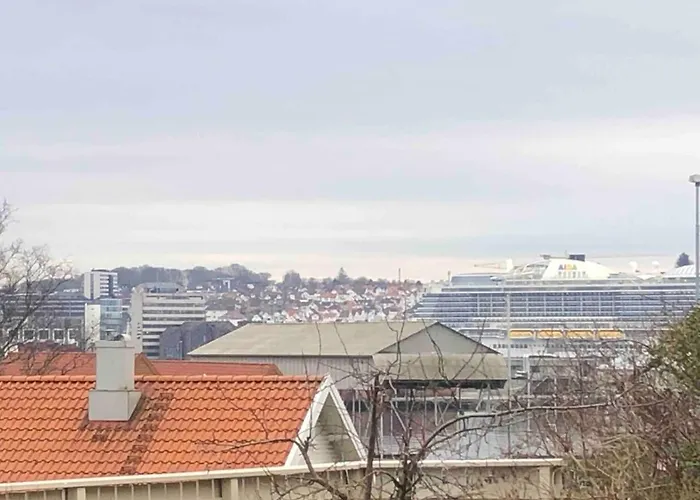 Lejlighed Cozy Apartment, Free Parking *